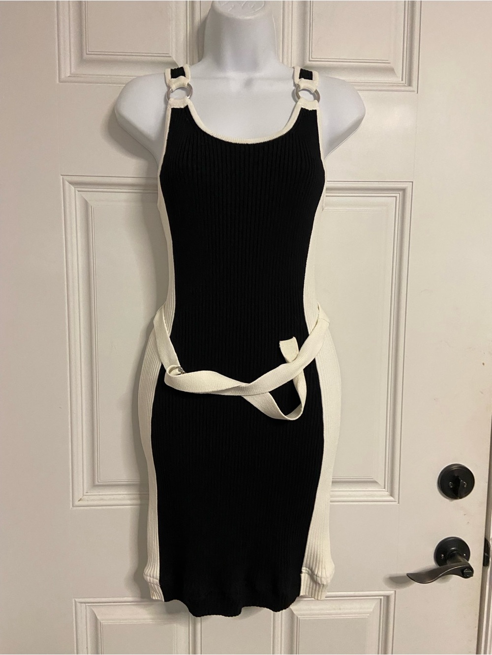 T41- MICHAEL MICHAEL KORS ColorBlock Ribbed Knit Belted BodyCon Midi Dress